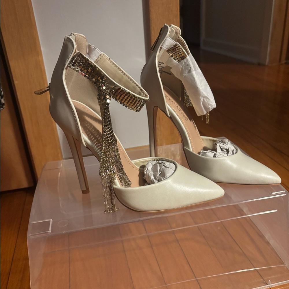 Shoe Dazzle Cream Heels with Gold Tassels